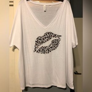 White Leopard Kiss Tee 2XL